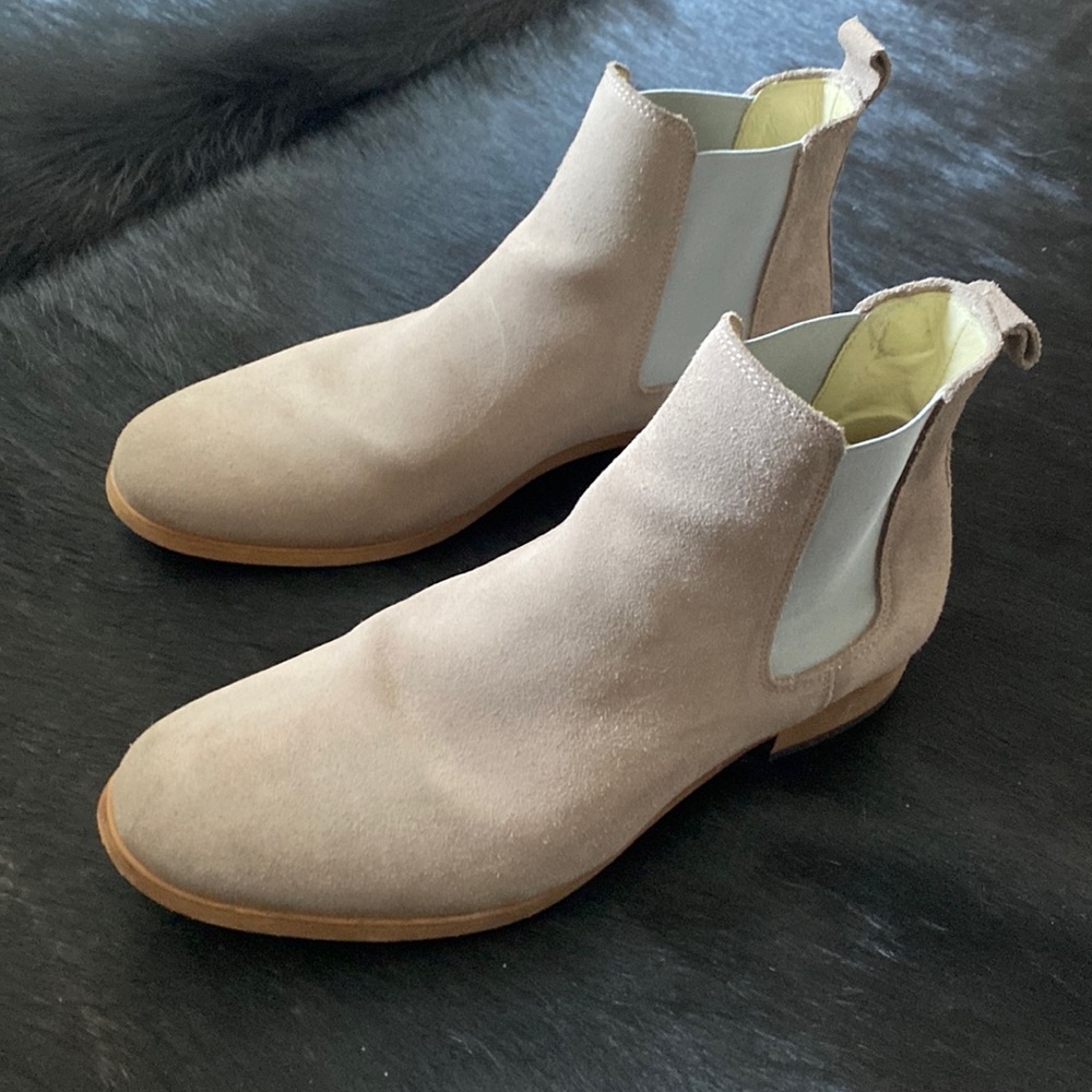 Chelsea Suede Ankle Boots - Light Beige
